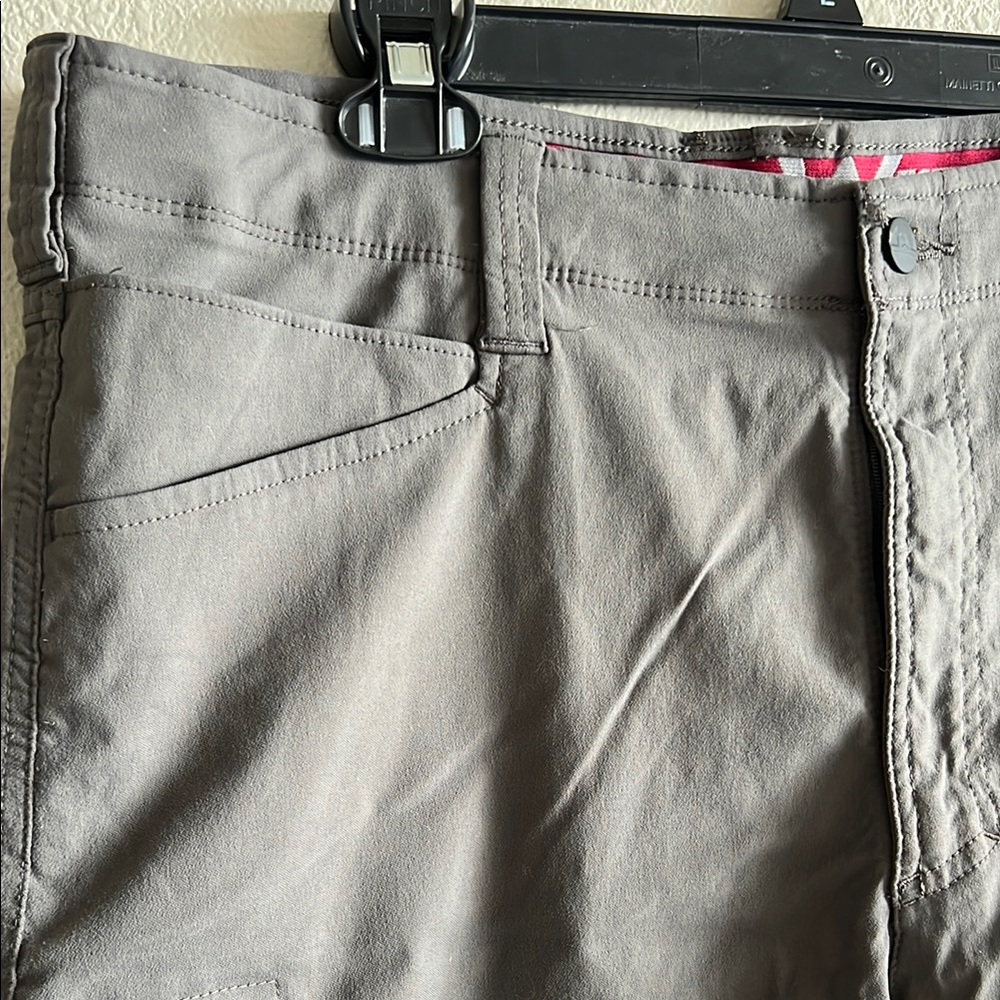 FREE w/ PURCHASE - Men's Gray Cargo Shorts - Picture 3 of 8
